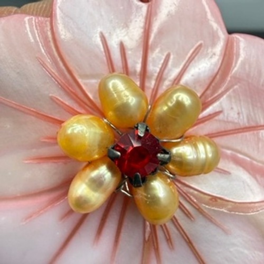 Pink Mother of Pearl Flower Pendant Red Rhinestone Cultured‎ Pearls  Tropical
